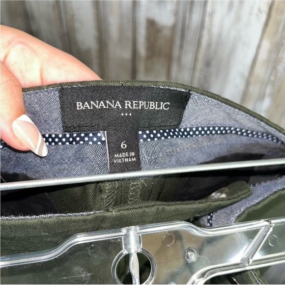 NWT Banana Republic Dark Green Latch Button 5” Inseam Shorts - Picture 5 of 6